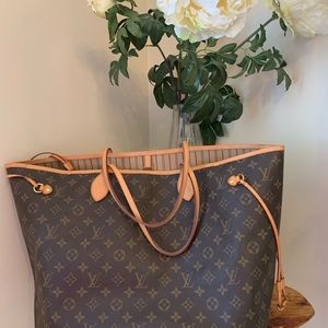 SOLD Authentic Louis Vuitton neverfull tote GM in almost new condition !